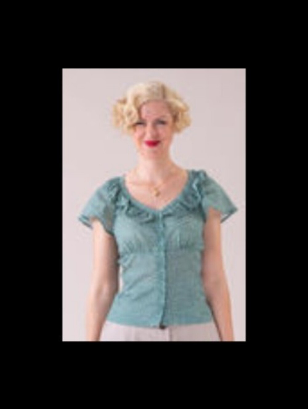 Emmy Design Sweden, The Charming Charleston Top, Celadon Green Dots, Size 38
